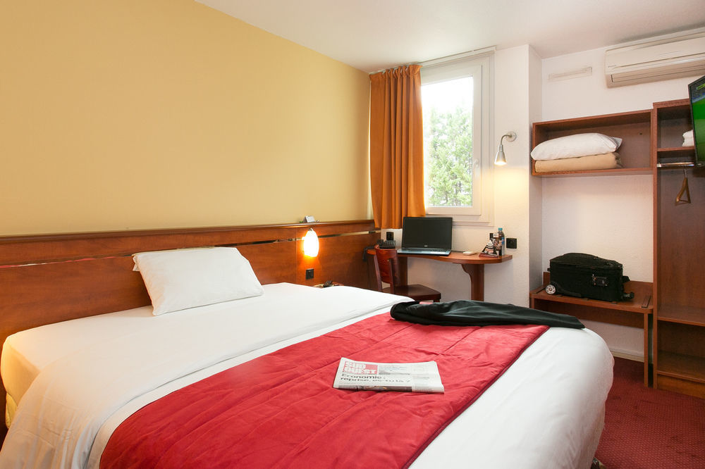 Brit Hotel Bordeaux Aeroport - Le Soretel Мериньяк Экстерьер фото